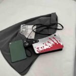 SDDFFSC Reative Prank Knife Shoulder Bag, Japanese Cartoon Gothic Horror Crossbody Bag, Bloody Axe Chopper Clutch Purse - Image 3